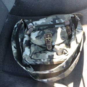 Super cute camo cross body bag